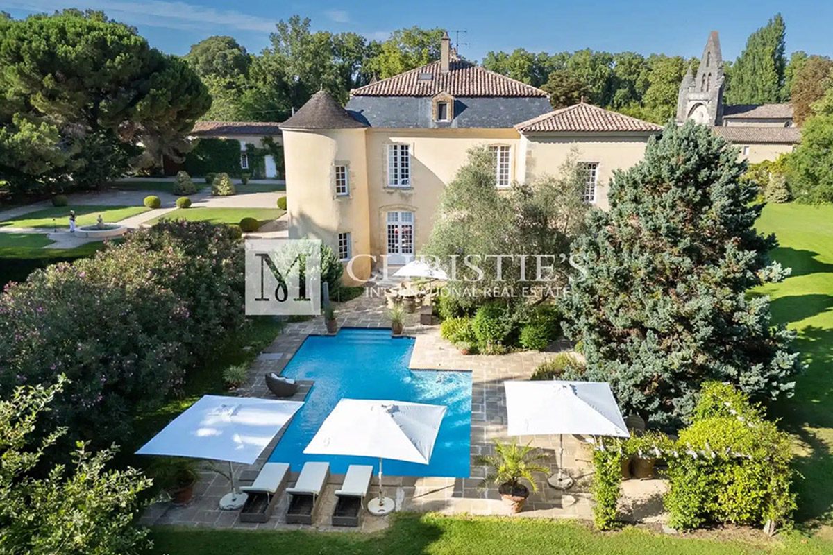 An absolutely spectacular 16th Century chateau nestled near Bordeaux.