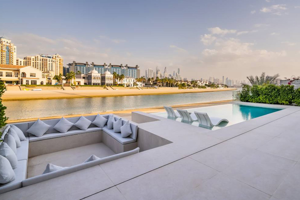 Beachfront Villa Luxury on the Palm Jumeirah